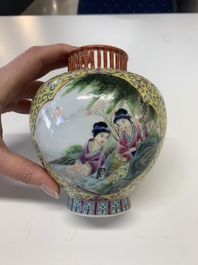 A pair of Chinese famille rose covered vases and a plate, Kangxi and Qianlong mark, 20th C.