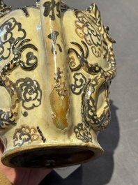 A Chinese Cizhou 'cadogan' ewer with dragons, Yuan/Ming