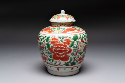 A Chinese wucai jar and cover, a famille verte vase, a dish and three plates, Kangxi