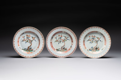A Chinese wucai jar and cover, a famille verte vase, a dish and three plates, Kangxi