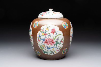 A Chinese famille rose capucin-brown-ground covered jar and a pair of beaker vases, Qianlong