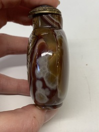 A collection of 13 Chinese snuff bottles, 19/20th C.