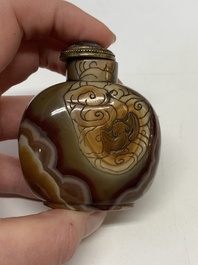 A collection of 13 Chinese snuff bottles, 19/20th C.