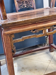 A pair of Chinese wooden 'horseshoe' chairs, 19/20th C.