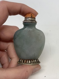 A collection of 13 Chinese snuff bottles, 19/20th C.