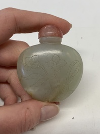 A collection of 13 Chinese snuff bottles, 19/20th C.