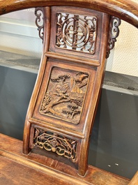 A pair of Chinese wooden 'horseshoe' chairs, 19/20th C.
