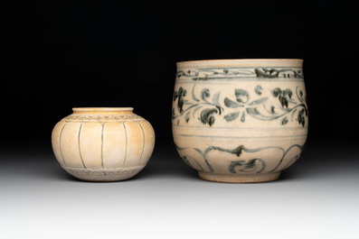 An Annamese or Vietnamese blue and white altar vase, a 'melon' jar and a bowl, 14/15th C.