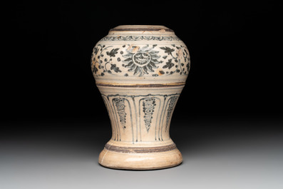 An Annamese or Vietnamese blue and white altar vase, a 'melon' jar and a bowl, 14/15th C.