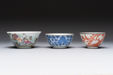 A varied collection of six Chinese blue, white, famille rose and iron-red wares, 19/20th C.