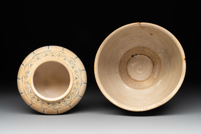 An Annamese or Vietnamese blue and white altar vase, a 'melon' jar and a bowl, 14/15th C.