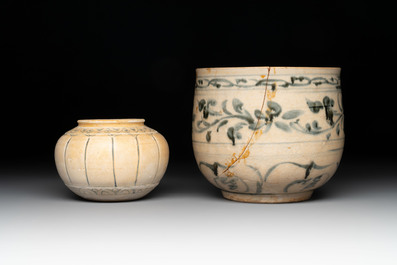 An Annamese or Vietnamese blue and white altar vase, a 'melon' jar and a bowl, 14/15th C.
