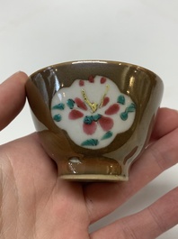 A collection of 29 Chinese blue, white, famille rose and Imari-style wares, 18th C. and later