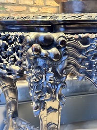 A finely carved Chinese hongmu console table with marble top, Canton, 19th C.