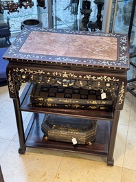 A Chinese mother-of-pearl inlaid hongmu three-tier console table with marble top, 19/20th C.