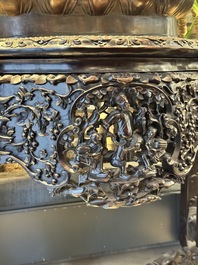 A finely carved Chinese hongmu console table with marble top, Canton, 19th C.