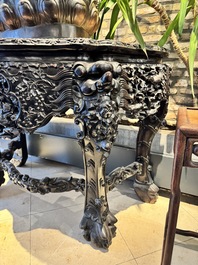 A finely carved Chinese hongmu console table with marble top, Canton, 19th C.