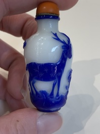 A collection of 14 Peking glass snuff bottles, 19/20th C.