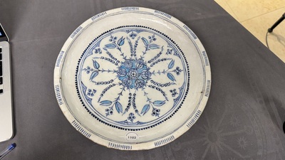 A blue, white and turquoise Iznik pottery dish with floral design, Turkey, late 16th C.