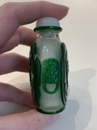 A collection of 14 Peking glass snuff bottles, 19/20th C.
