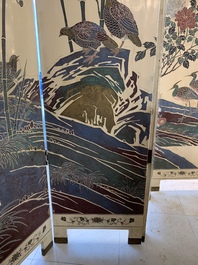 A Chinese polychrome lacquered wooden eight-panel folding screen with a pond scene, 19/20th C.