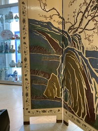 A Chinese polychrome lacquered wooden eight-panel folding screen with a pond scene, 19/20th C.
