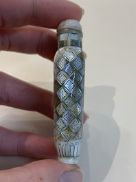 A collection of ten Chinese snuff bottles, 19/20th C.