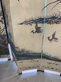 A Chinese polychrome lacquered wooden eight-panel folding screen with a pond scene, 19/20th C.