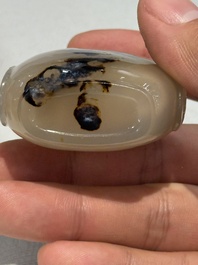 A collection of ten Chinese agate snuff bottles, 20th C.