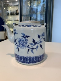 13 Chinese blue, white, famille rose, verte and qianjiang cai wares, 19/20th C.