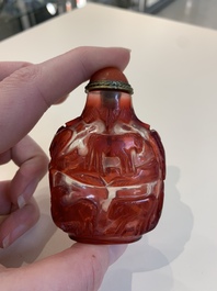 A collection of 14 Peking glass snuff bottles, 19/20th C.