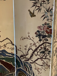 A Chinese polychrome lacquered wooden eight-panel folding screen with a pond scene, 19/20th C.