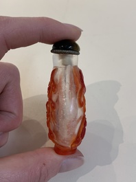 A collection of 14 Peking glass snuff bottles, 19/20th C.