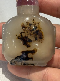 A collection of ten Chinese agate snuff bottles, 20th C.