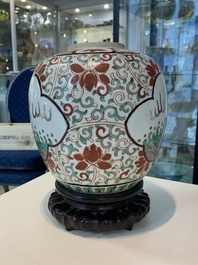 13 Chinese blue, white, famille rose, verte and qianjiang cai wares, 19/20th C.