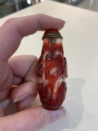 A collection of 14 Peking glass snuff bottles, 19/20th C.