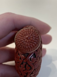 A collection of ten Chinese snuff bottles, 19/20th C.