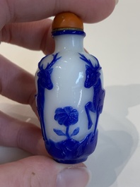 A collection of 14 Peking glass snuff bottles, 19/20th C.