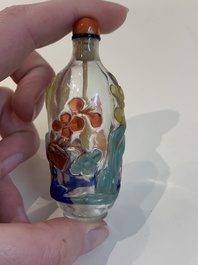 A collection of 14 Peking glass snuff bottles, 19/20th C.