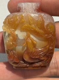 A collection of ten Chinese agate snuff bottles, 20th C.
