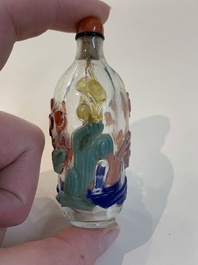 A collection of 14 Peking glass snuff bottles, 19/20th C.