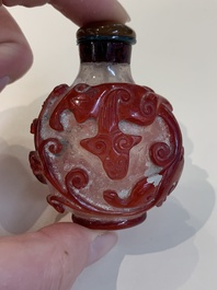 A collection of 14 Peking glass snuff bottles, 19/20th C.