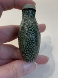 A collection of ten Chinese snuff bottles, 19/20th C.