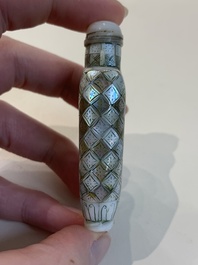 A collection of ten Chinese snuff bottles, 19/20th C.