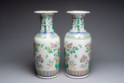 A pair of Chinese famille rose 'rooster' vases, 19/20th C.