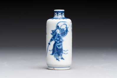 A Chinese blue and white 'Water Margin' snuff bottle, 19th C.