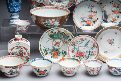 A collection of 37 Chinese blue, white, famille rose and verte wares, Kangxi/Qianlong