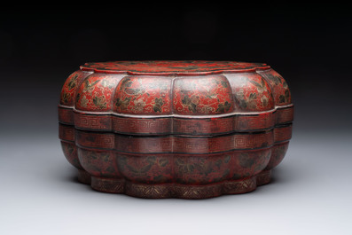 A Chinese gilt-lacquered &lsquo;dragon and phoenix&rsquo; box and cover, 20th C.