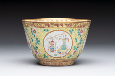 A Chinese famille rose 'antiquities' bowl, Tongzhi mark, 20th C.
