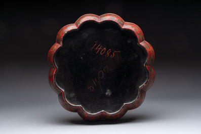 A Chinese gilt-lacquered &lsquo;dragon and phoenix&rsquo; box and cover, 20th C.